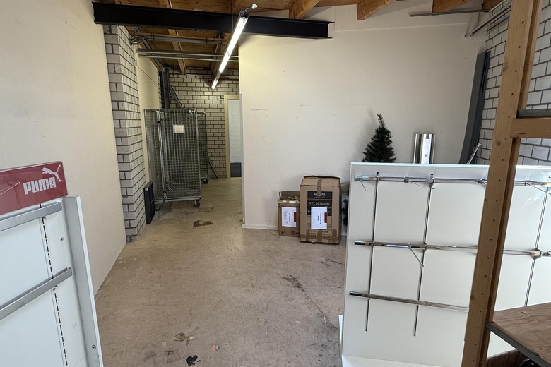 WinkelruimteaanMoriaanseweg Oost 76 b<br/> inHellevoetsluis WinkelruimteaanMoriaanseweg Oost 76 b<br/> inHellevoetsluis