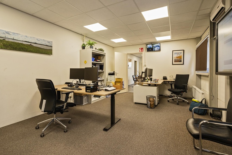 BedrijfsruimteaanRijthoek 11<br/> inHaaften