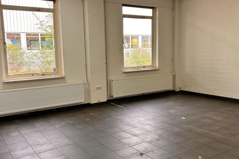 BedrijfsruimteaanBinnenhaven 28<br/> inEnschede BedrijfsruimteaanBinnenhaven 28<br/> inEnschede