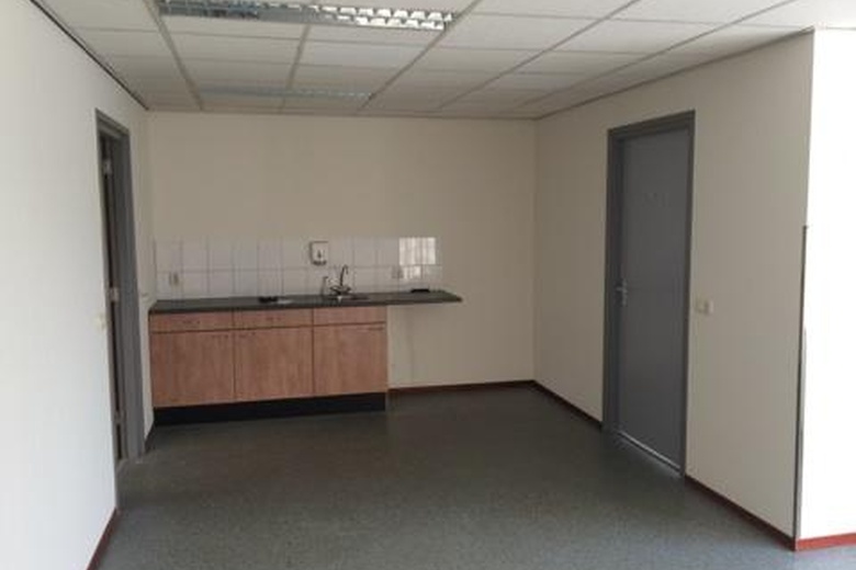 BedrijfsruimteaanBreinderveldweg 17 B<br/> inSchinnen