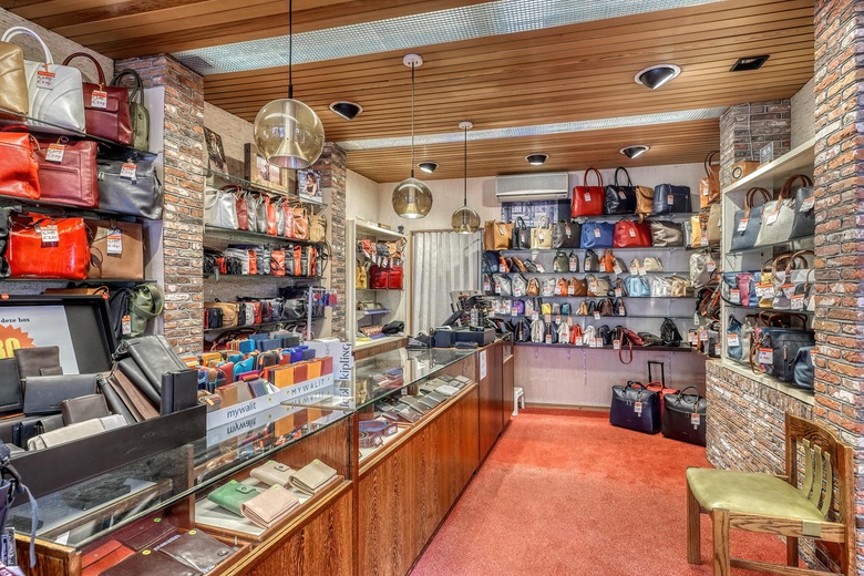 WinkelruimteaanBreestraat 118 - 120<br/> inLeiden