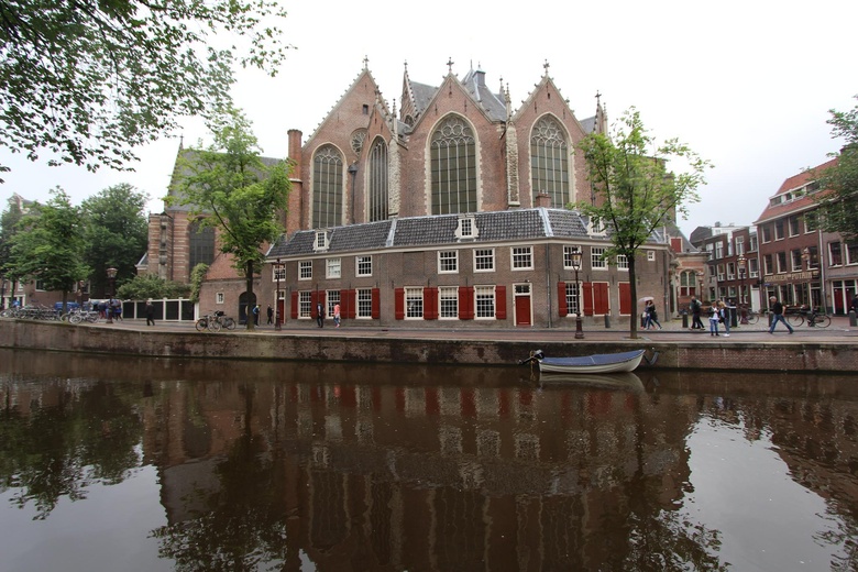 WinkelruimteaanOudezijds Voorburgwal 74<br/> inAmsterdam