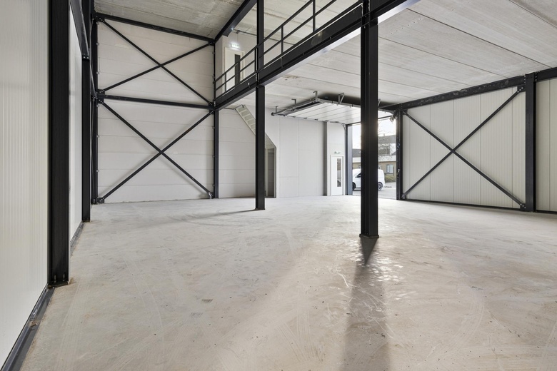 BedrijfsruimteaanKabelweg 25<br/> inRoelofarendsveen