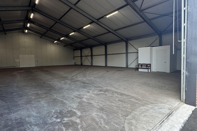 BedrijfsruimteaanUiterbuurtweg 45<br/> inNieuwveen BedrijfsruimteaanUiterbuurtweg 45<br/> inNieuwveen