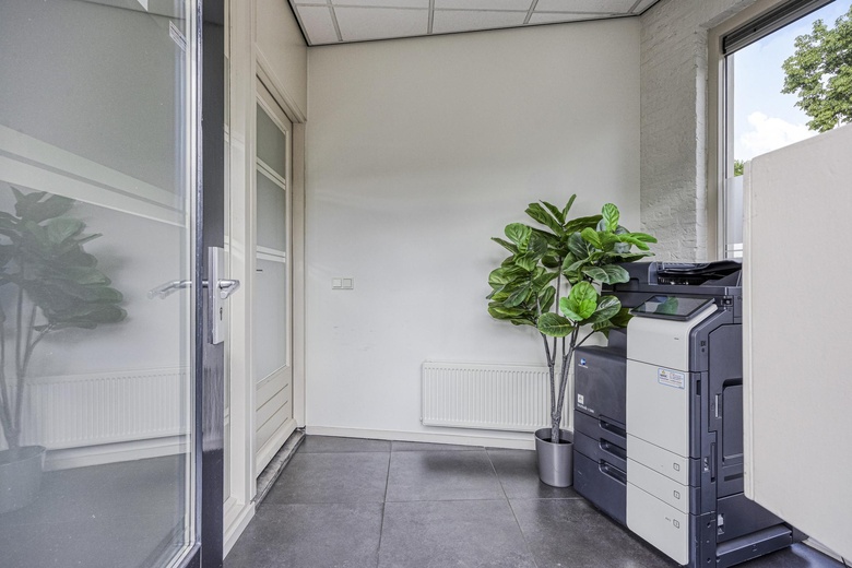 Kantoorruimteaan't Dorp 103<br/> inHeesch Kantoorruimteaan't Dorp 103<br/> inHeesch