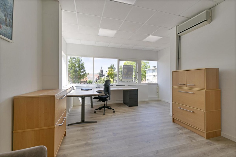 KantoorruimteaanMiddeldiepstraat 62<br/> inSliedrecht