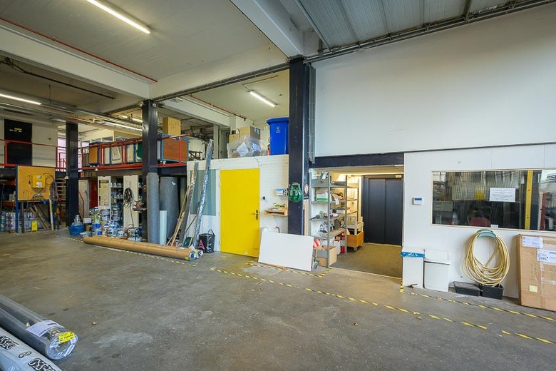 BedrijfsruimteaanLinschotenstraat 47<br/> inRotterdam BedrijfsruimteaanLinschotenstraat 47<br/> inRotterdam