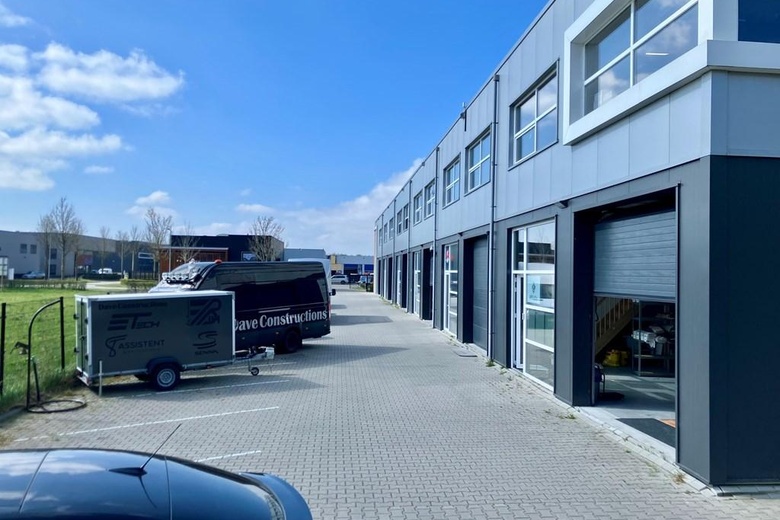 BedrijfsruimteaanEenspan 30 F<br/> inZeewolde BedrijfsruimteaanEenspan 30 F<br/> inZeewolde