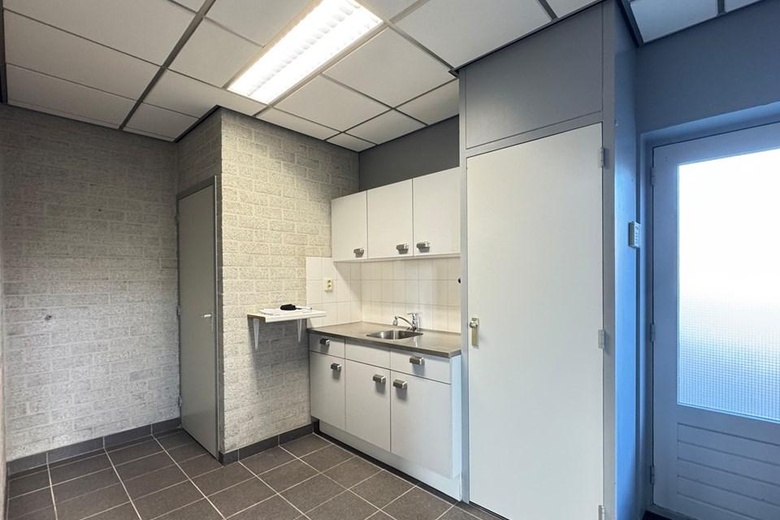 BedrijfsruimteaanLindenstraat 4<br/> inHapert