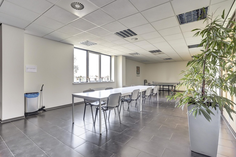 BedrijfsruimteaanDistributieweg 33<br/> inAlphen aan den Rijn BedrijfsruimteaanDistributieweg 33<br/> inAlphen aan den Rijn