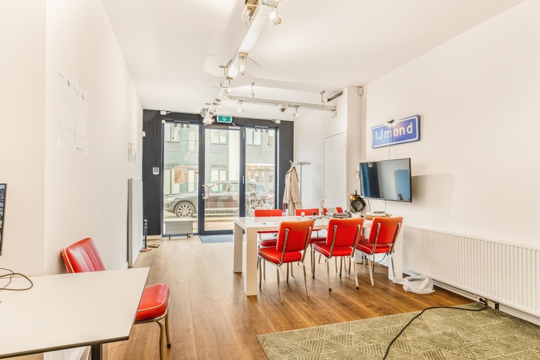 WinkelruimteaanZeestraat 44<br/> inBeverwijk WinkelruimteaanZeestraat 44<br/> inBeverwijk