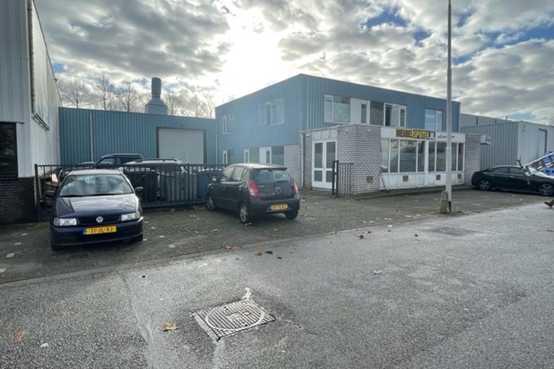 BedrijfsruimteaanIndustrieweg 15<br/> inZoetermeer