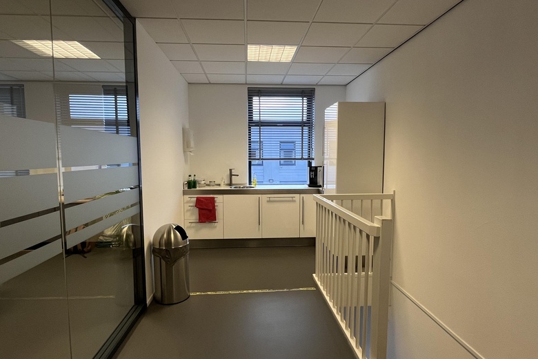 BedrijfsruimteaanProostwetering 24 H<br/> inUtrecht