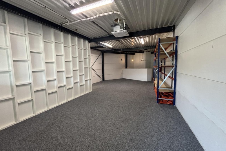 BedrijfsruimteaanNewtonstraat 67<br/> inZoetermeer