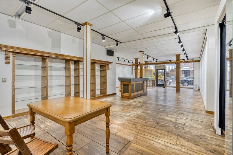 WinkelruimteaanKaaistraat 44<br/> inSteenbergen WinkelruimteaanKaaistraat 44<br/> inSteenbergen