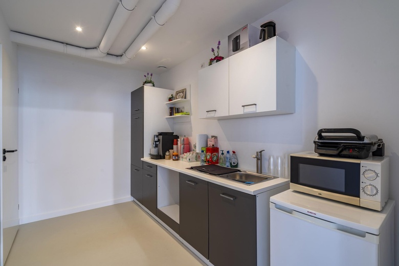 KantoorruimteaanHudsonstraat 185<br/> inRotterdam KantoorruimteaanHudsonstraat 185<br/> inRotterdam
