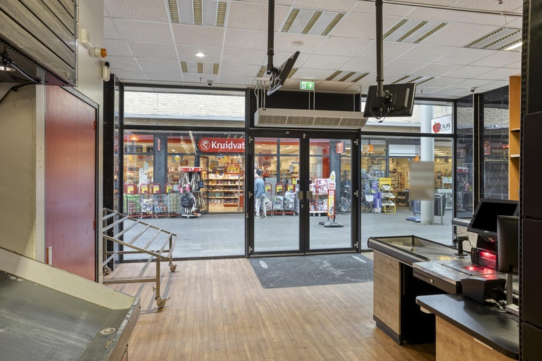 WinkelruimteaanUitslagsweg 93 3<br/> inHengelo WinkelruimteaanUitslagsweg 93 3<br/> inHengelo