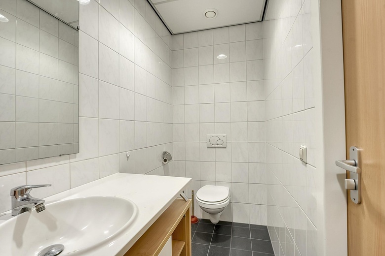 KantoorruimteaanLuzernestraat 37 A<br/> inNieuw-Vennep