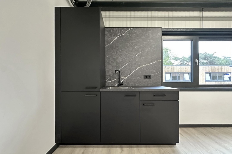 BedrijfsruimteaanAmersfoortsestraat 76 09<br/> inSoesterberg