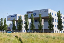 Bekijk foto 1 van eenheid 1 aan de Rozenburglaan 15 in Groningen