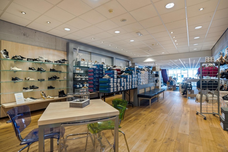 WinkelruimteaanJulianaweg 86<br/> inVolendam WinkelruimteaanJulianaweg 86<br/> inVolendam