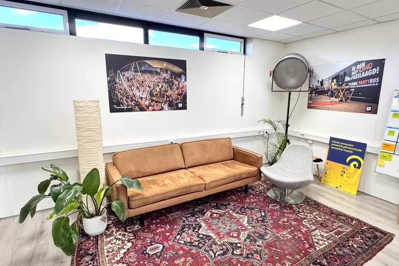 BedrijfsruimteaanZandweistraat 10<br/> inWaardenburg BedrijfsruimteaanZandweistraat 10<br/> inWaardenburg