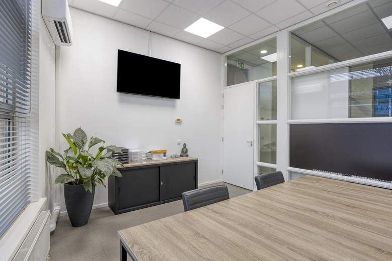 BedrijfsruimteaanVan Elderenlaan 3<br/> inWaalre