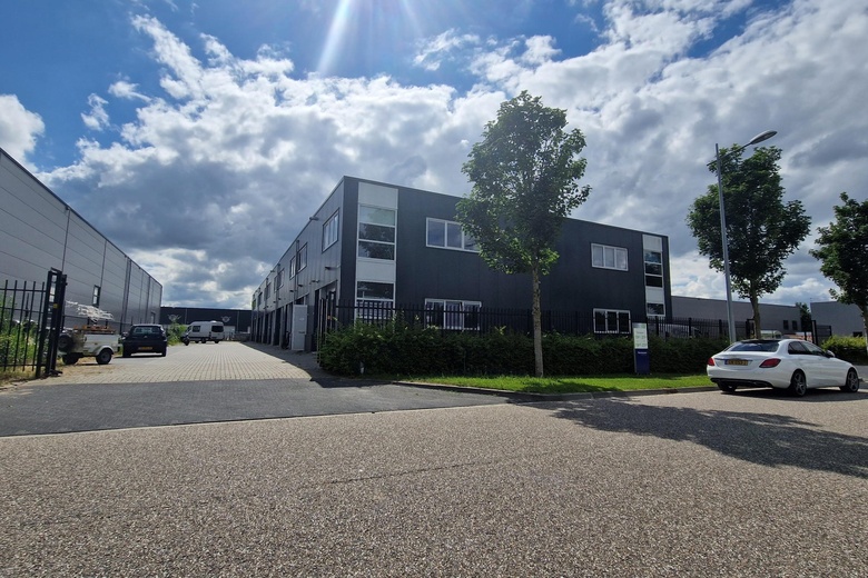 BedrijfsruimteaanEenspan 19 M<br/> inZeewolde BedrijfsruimteaanEenspan 19 M<br/> inZeewolde