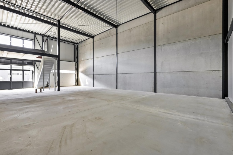 BedrijfsruimteaanSippenbroek 11<br/> inZutphen BedrijfsruimteaanSippenbroek 11<br/> inZutphen