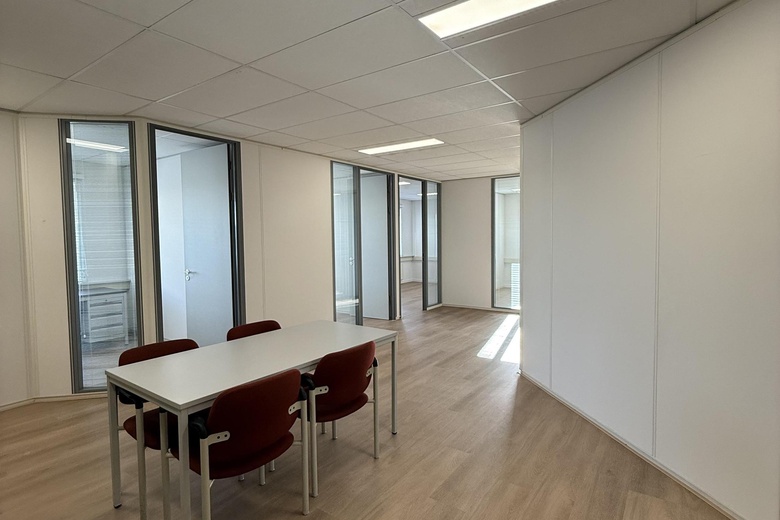 KantoorruimteaanJoh. Enschedeweg 13<br/> inUithoorn