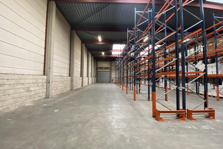 BedrijfsruimteaanElzenweg 13<br/> inWaalwijk BedrijfsruimteaanElzenweg 13<br/> inWaalwijk