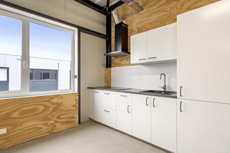 BedrijfsruimteaanExpeditieweg 8 r<br/> inAndelst