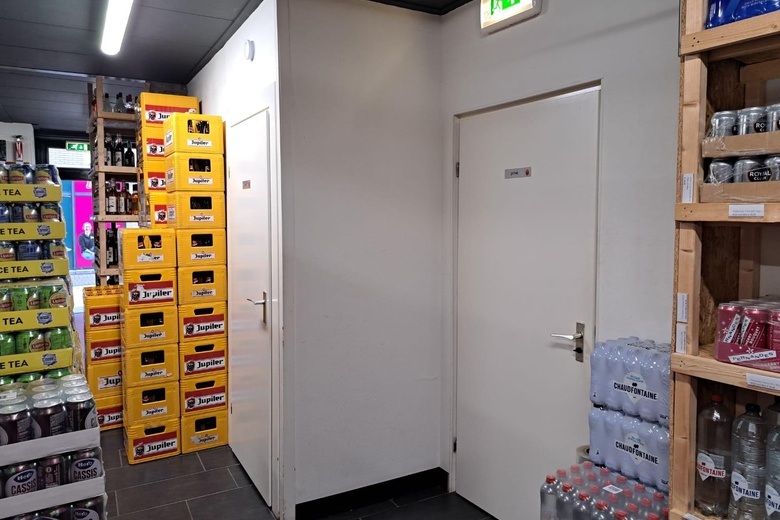 WinkelruimteaanGentsevaartstraat 33<br/> inAxel