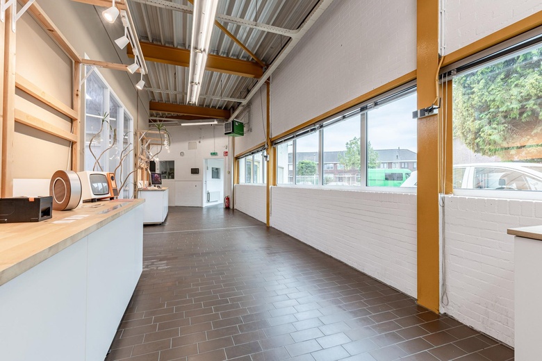 BedrijfsruimteaanBayeuxlaan 9<br/> inEindhoven BedrijfsruimteaanBayeuxlaan 9<br/> inEindhoven