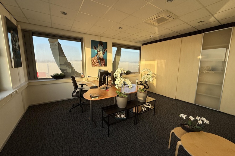 BedrijfsruimteaanDonk 7 a<br/> inBarendrecht