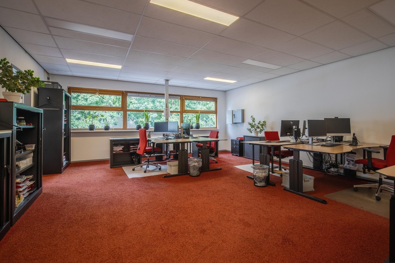 BedrijfsruimteaanDelta 38<br/> inArnhem BedrijfsruimteaanDelta 38<br/> inArnhem