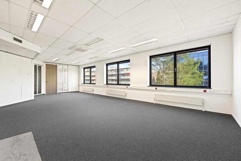 KantoorruimteaanStationsplein 4<br/> inZwijndrecht KantoorruimteaanStationsplein 4<br/> inZwijndrecht
