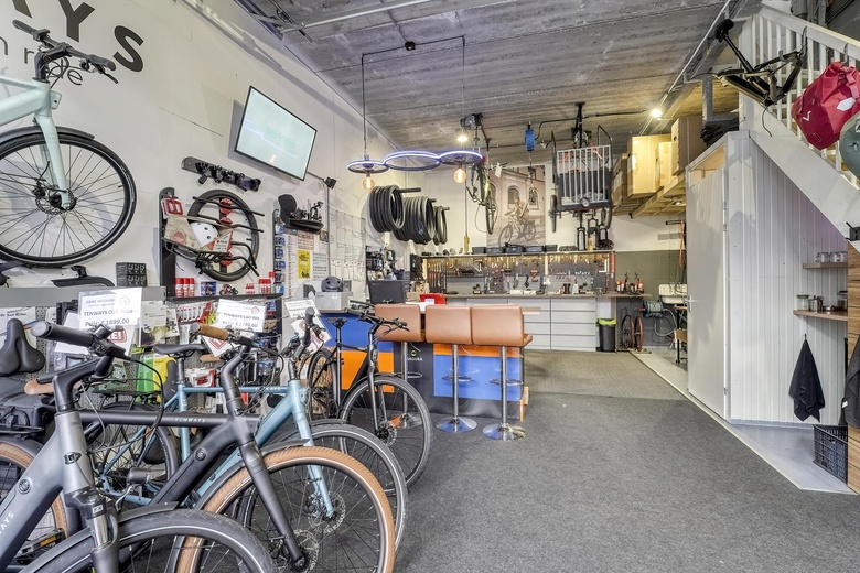 BedrijfsruimteaanIndustrieweg 5 e<br/> inVoorschoten