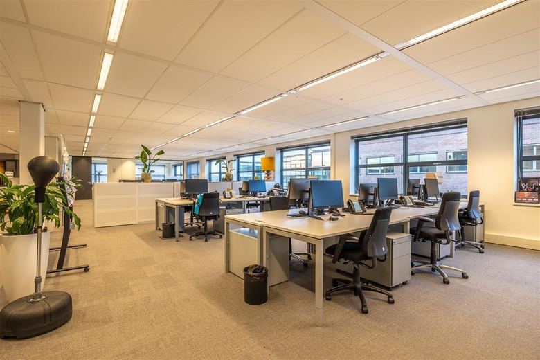 KantoorruimteaanKoos Postemalaan 8<br/> inHilversum