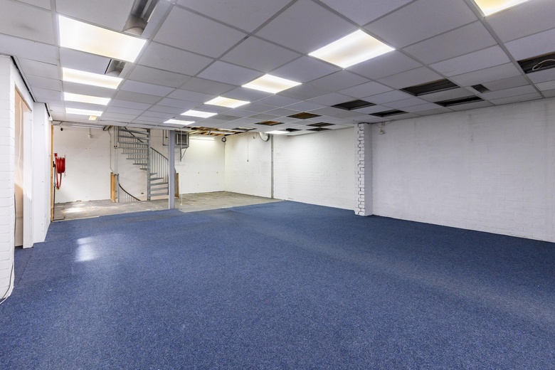 WinkelruimteaanLindenlaan 54<br/> inHuizen