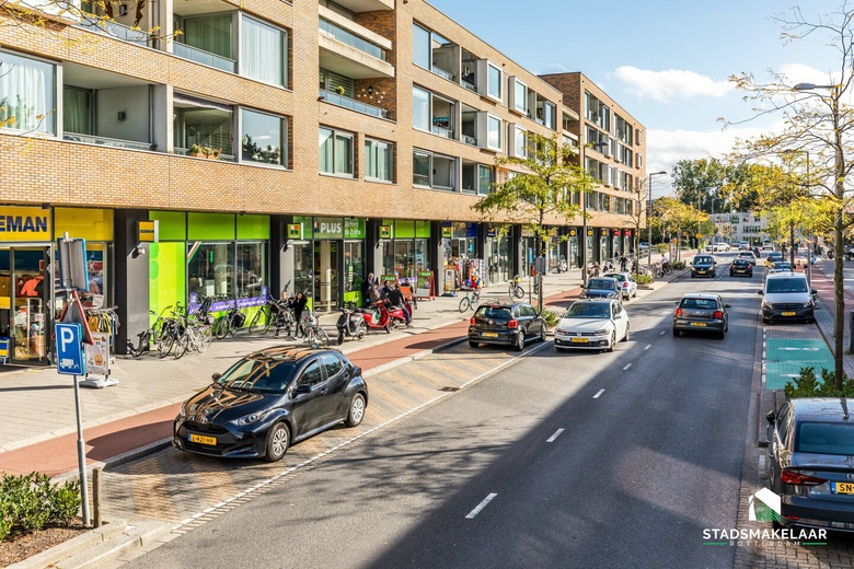 WinkelruimteaanBurgemeester Baumannlaan 140<br/> inRotterdam