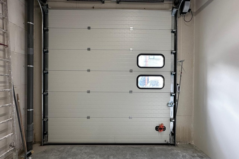 BedrijfsruimteaanIndustrieweg 12<br/> inZoeterwoude