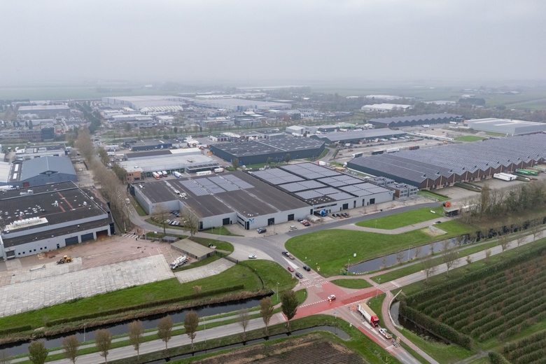 BedrijfsruimteaanCentrale Markt 7<br/> inZwaagdijk-Oost BedrijfsruimteaanCentrale Markt 7<br/> inZwaagdijk-Oost