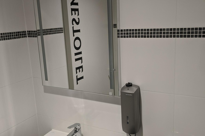 BedrijfsruimteaanKerkweg 221<br/> inHeemskerk BedrijfsruimteaanKerkweg 221<br/> inHeemskerk