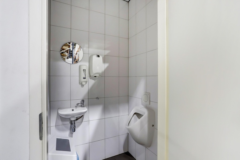 BedrijfsruimteaanAmbachtsstraat 75<br/> inWinterswijk BedrijfsruimteaanAmbachtsstraat 75<br/> inWinterswijk
