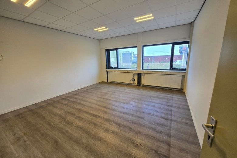 BedrijfsruimteaanEssebaan 43<br/> inCapelle aan den IJssel