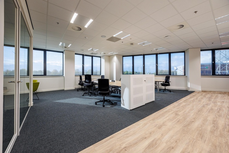 BedrijfsruimteaanRietgraaf 10 - 12<br/> inOosterhout