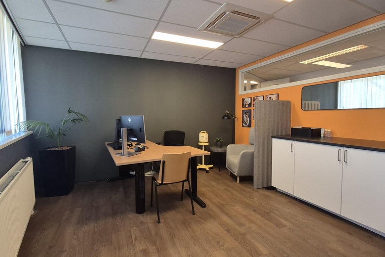 BedrijfsruimteaanUilenwaard 31<br/> inDen Bosch BedrijfsruimteaanUilenwaard 31<br/> inDen Bosch