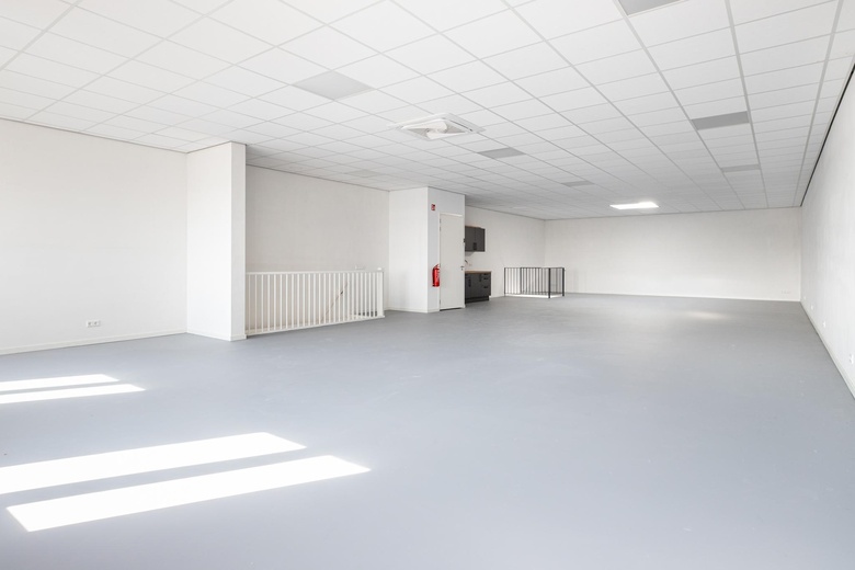 BedrijfsruimteaanAmperestraat 26 a<br/> inNieuwveen BedrijfsruimteaanAmperestraat 26 a<br/> inNieuwveen