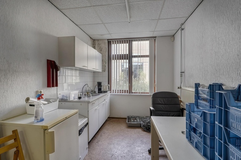 BedrijfsruimteaanWeversbaan 13<br/> inLeiderdorp BedrijfsruimteaanWeversbaan 13<br/> inLeiderdorp
